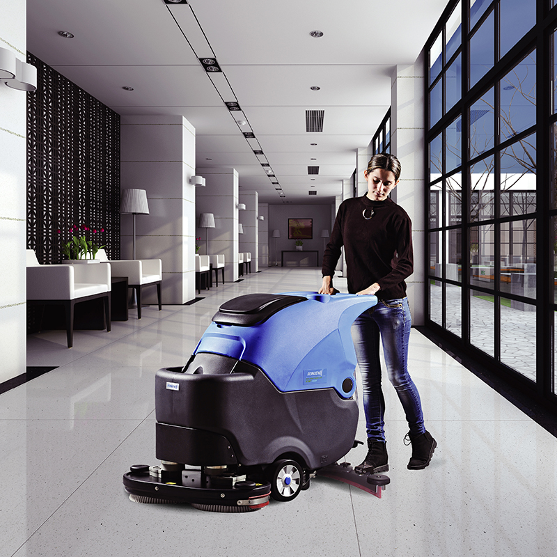 保洁公司都择全自动洗地机